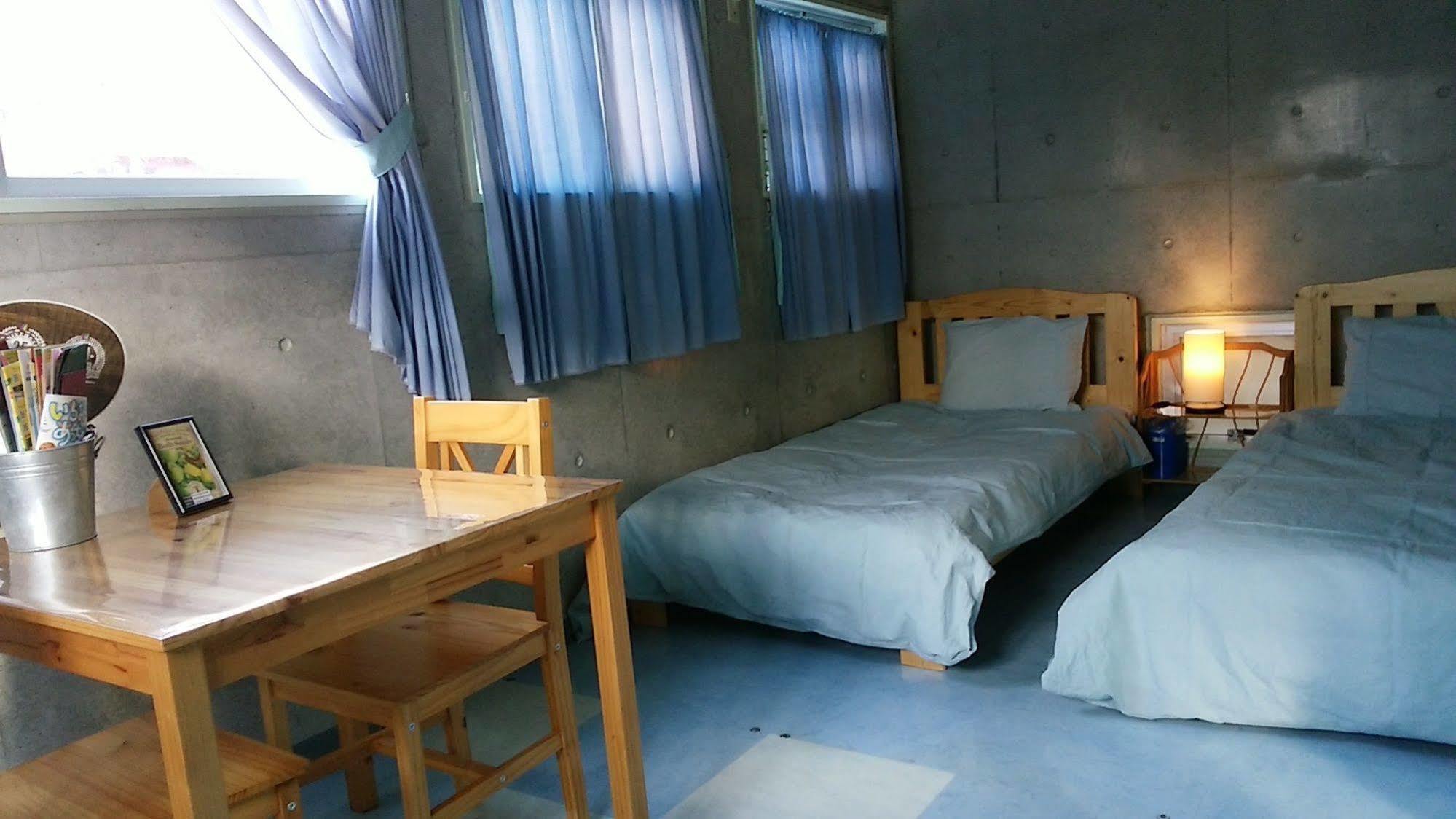 Guesthouse Seaglass Itoman Exterior photo